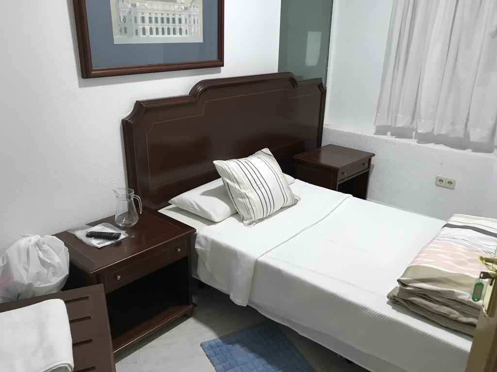 Hostal Lavapies Madrid Exterior photo