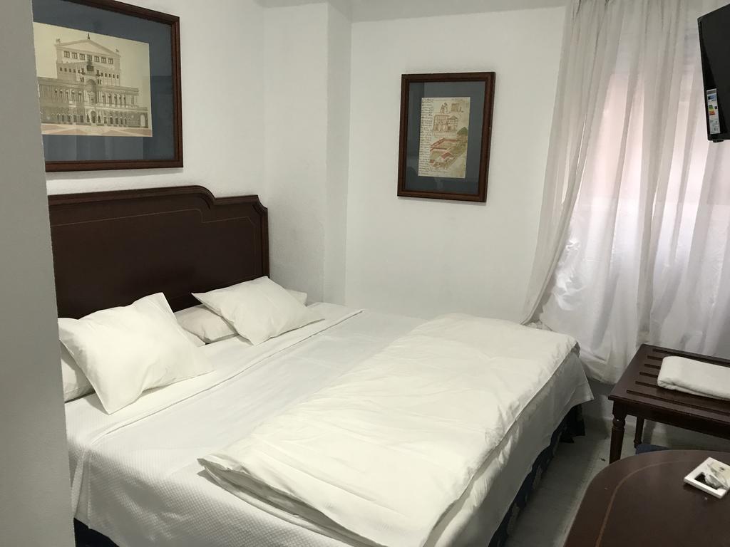 Hostal Lavapies Madrid Exterior photo