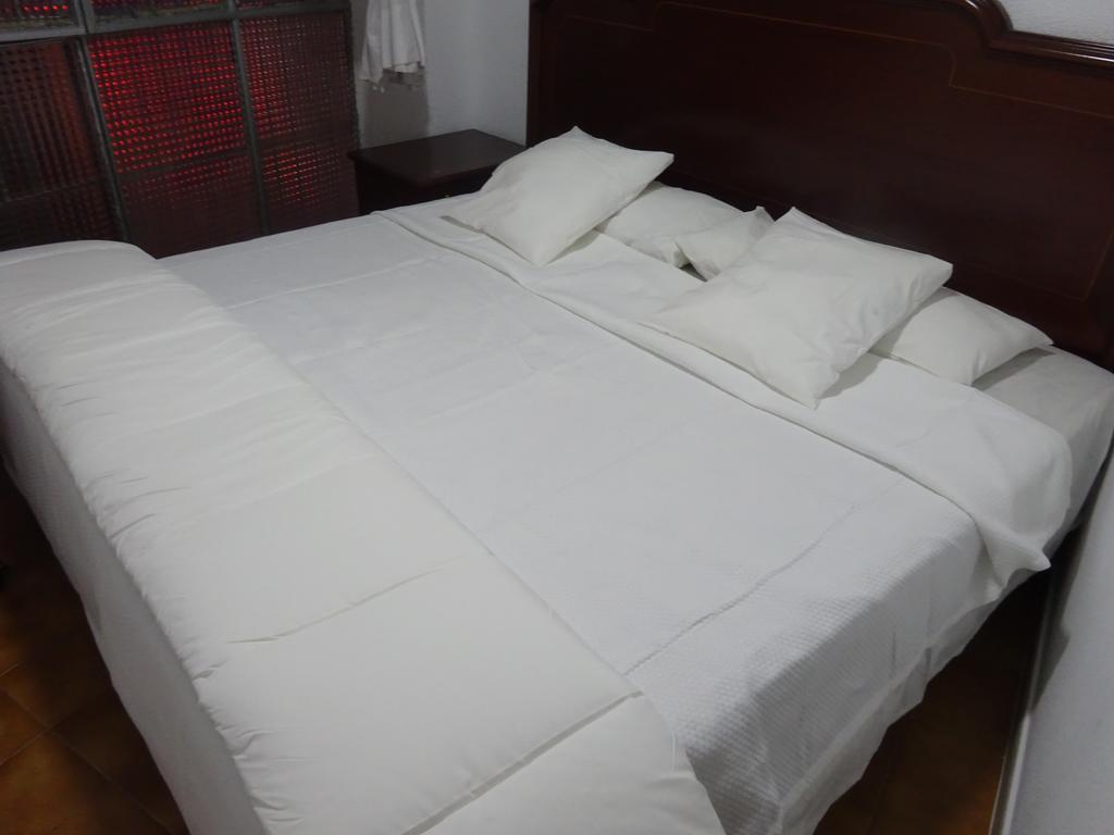 Hostal Lavapies Madrid Room photo