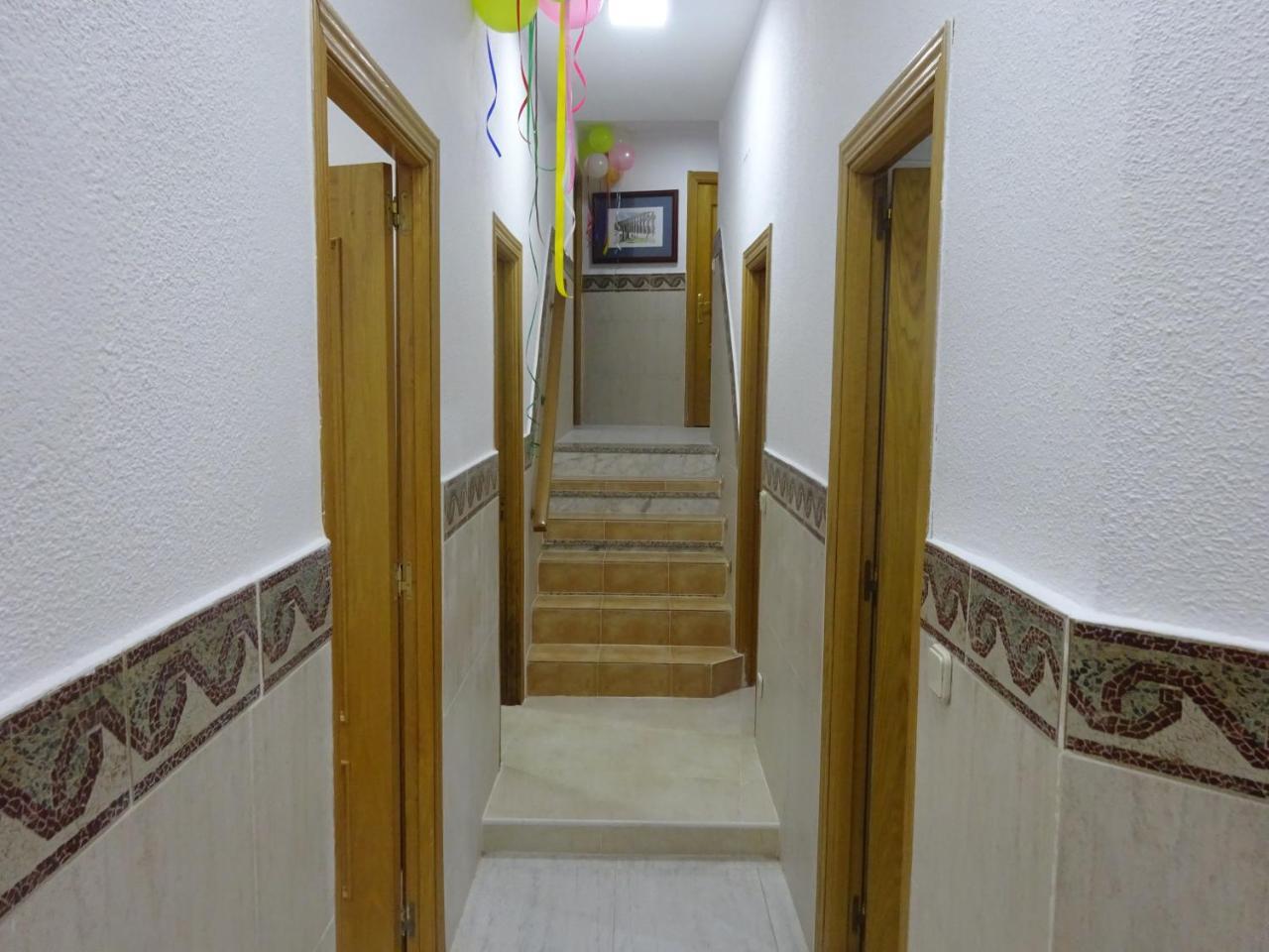 Hostal Lavapies Madrid Exterior photo